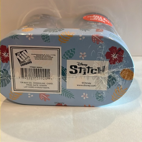 Disney Stitch Blue Salt & Pepper Shakers NWT - Picture 5 of 7